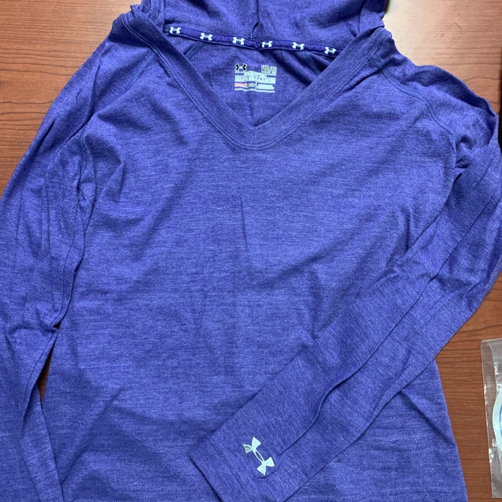 Women’s Under Armour shirt